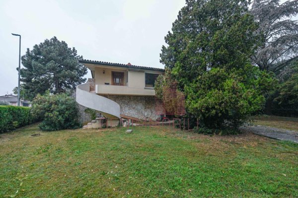 casa indipendente in vendita a Nave