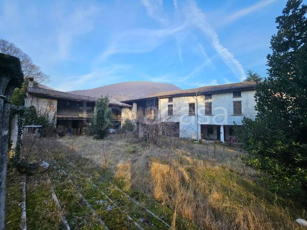 villa in vendita a Nave