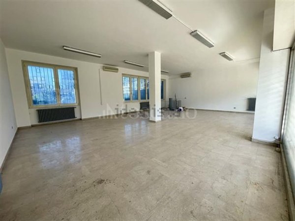 negozio in vendita a Nave