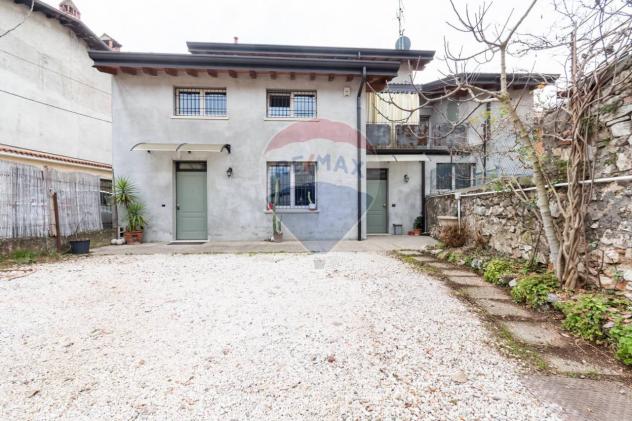 casa indipendente in vendita a Nave