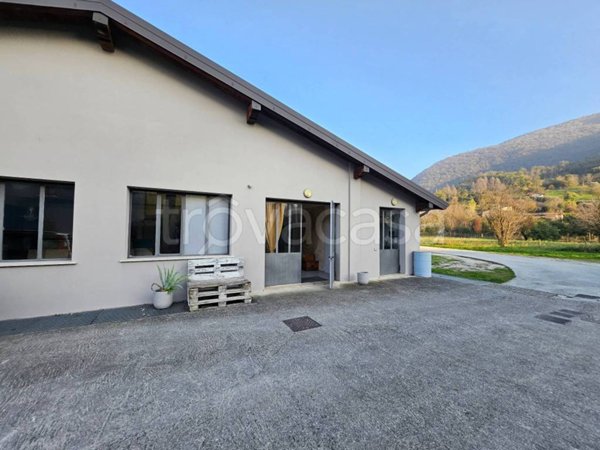 casa indipendente in vendita a Nave