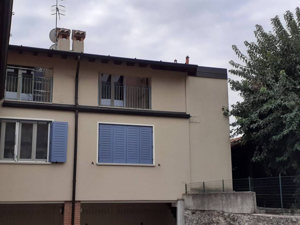 casa indipendente in vendita a Nave