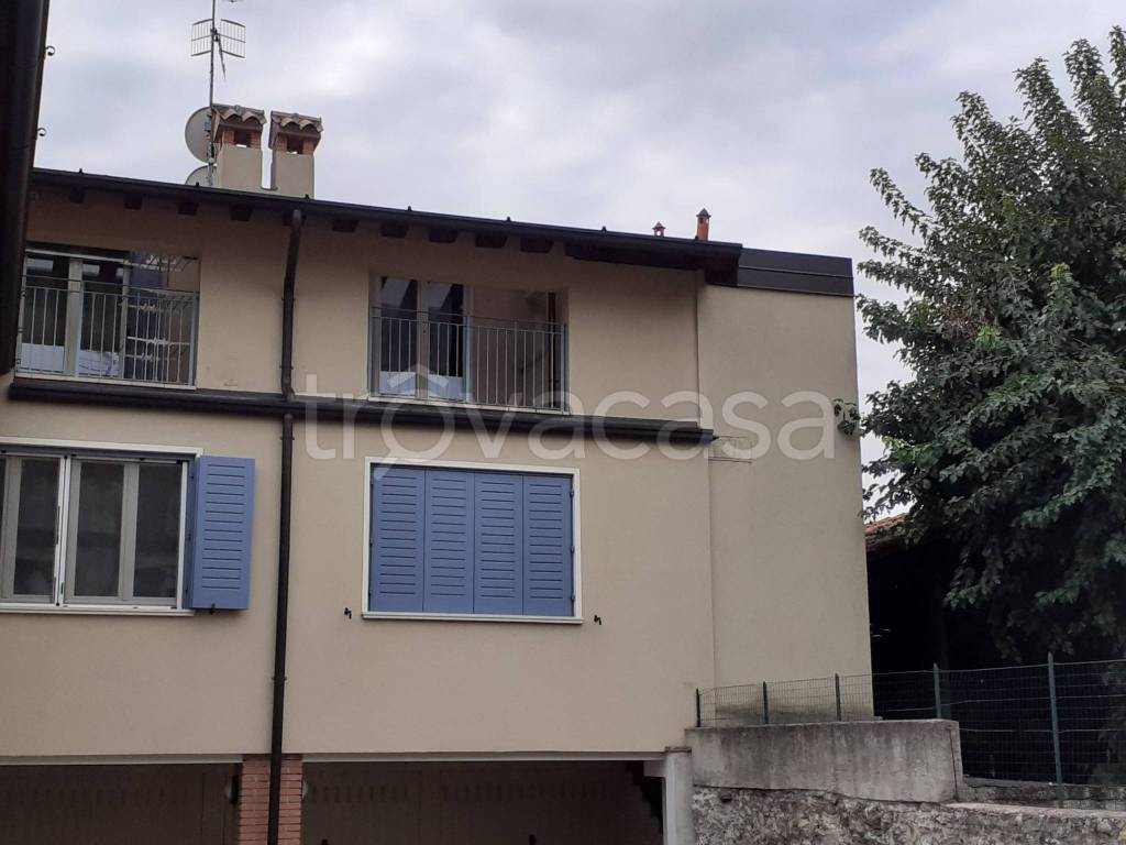 casa indipendente in vendita a Nave