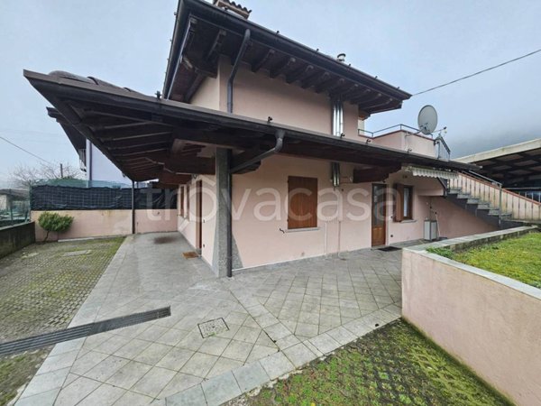 casa indipendente in vendita a Nave