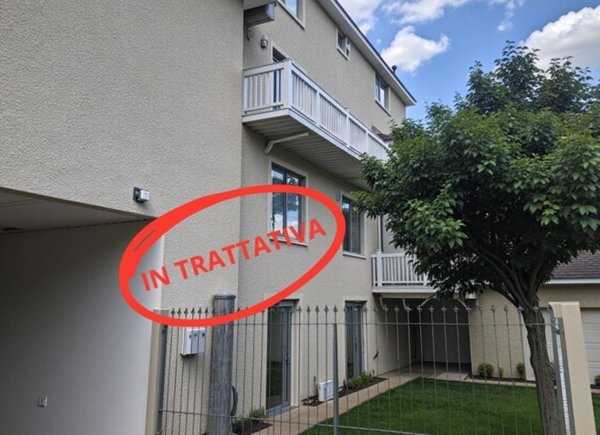 casa indipendente in vendita a Nave