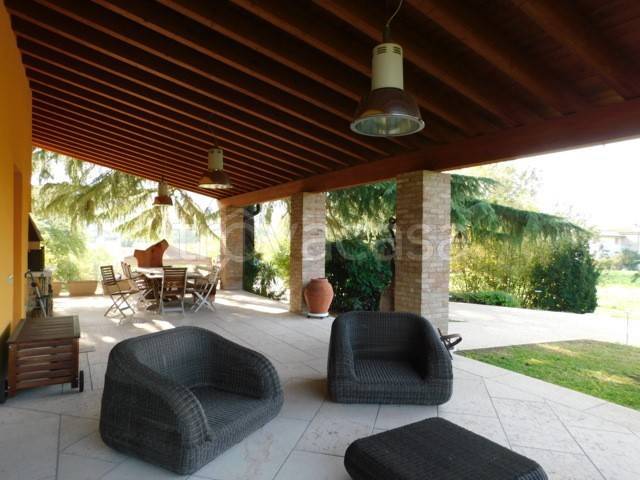 casa indipendente in vendita a Nave