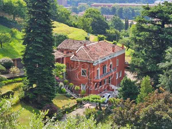 casa indipendente in vendita a Nave