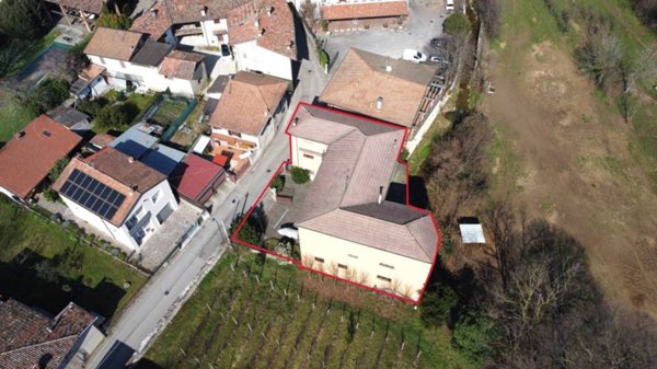casa indipendente in vendita a Nave