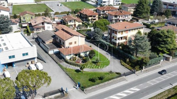 casa indipendente in vendita a Nave