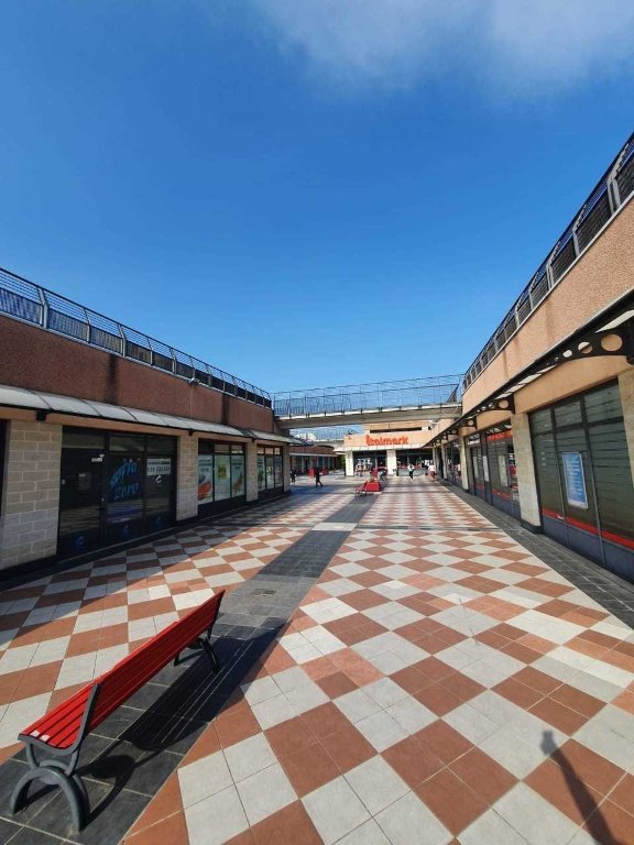 negozio in vendita a Nave