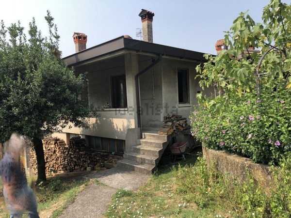locale di sgombero in vendita a Nave