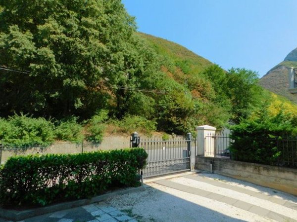casa indipendente in vendita a Nave