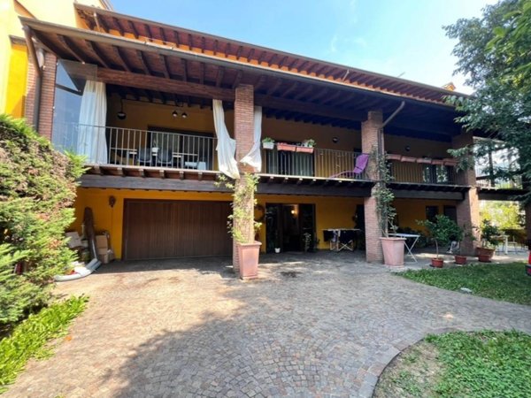 casa indipendente in vendita a Nave