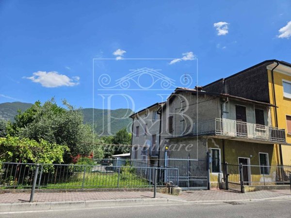 casa indipendente in vendita a Nave