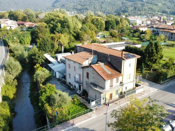 casa indipendente in vendita a Nave