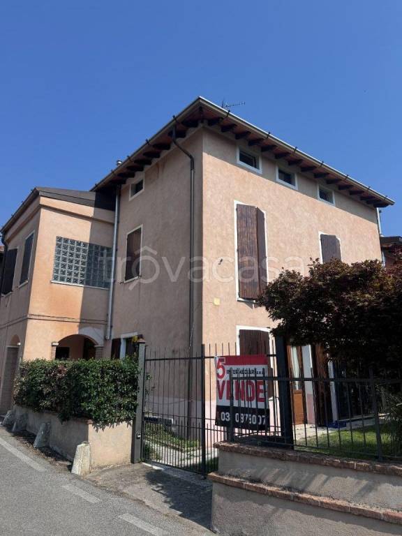 casa indipendente in vendita a Nave