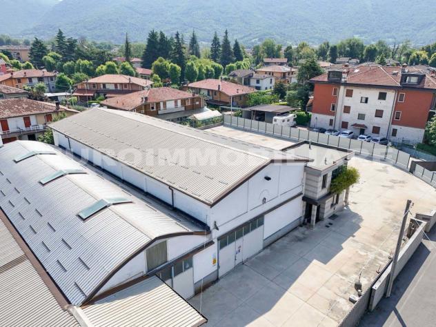 capannone in vendita a Nave