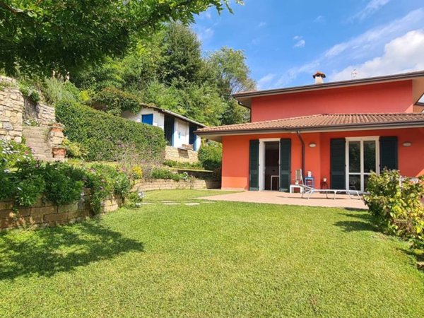 casa indipendente in vendita a Nave