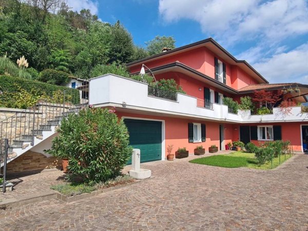 casa indipendente in vendita a Nave