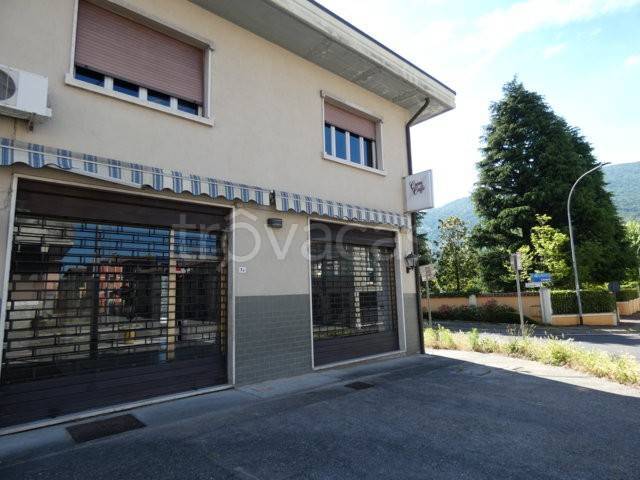 negozio in vendita a Nave