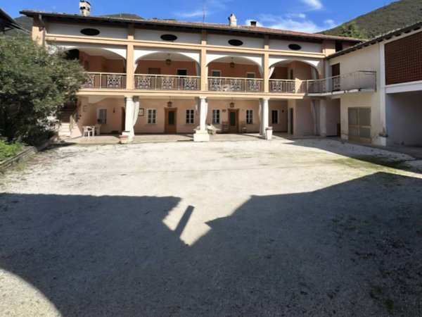 casa indipendente in vendita a Nave