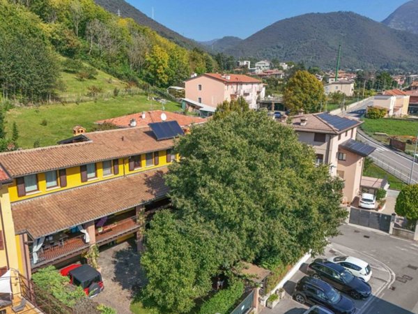 casa indipendente in vendita a Nave