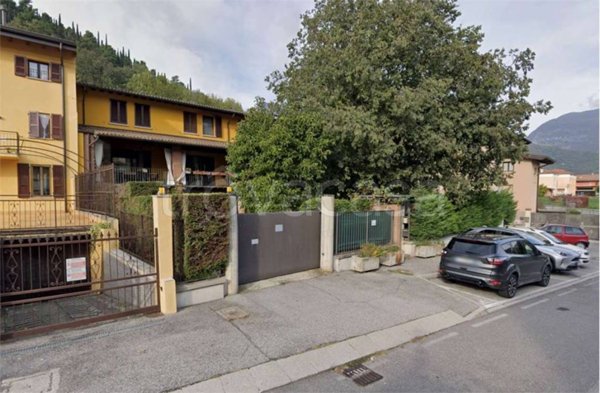 casa indipendente in vendita a Nave