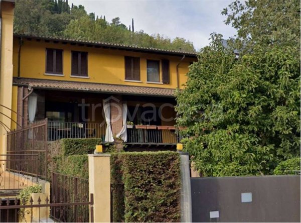 casa indipendente in vendita a Nave