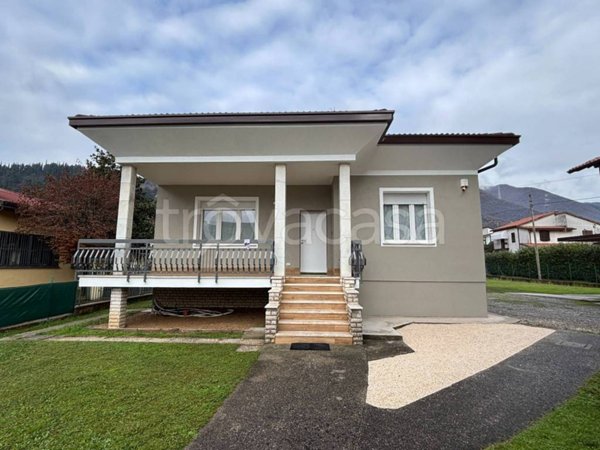 casa indipendente in vendita a Nave