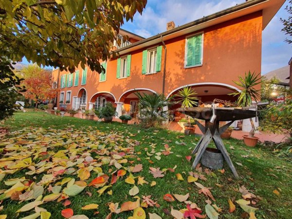 casa indipendente in vendita a Nave