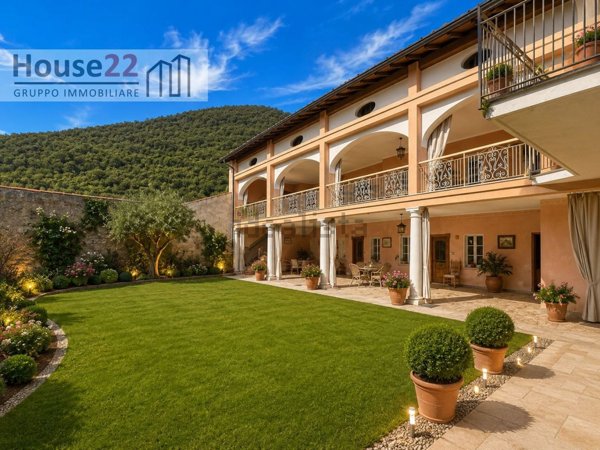 casa indipendente in vendita a Nave