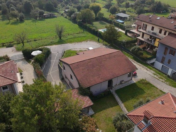 casa indipendente in vendita a Nave