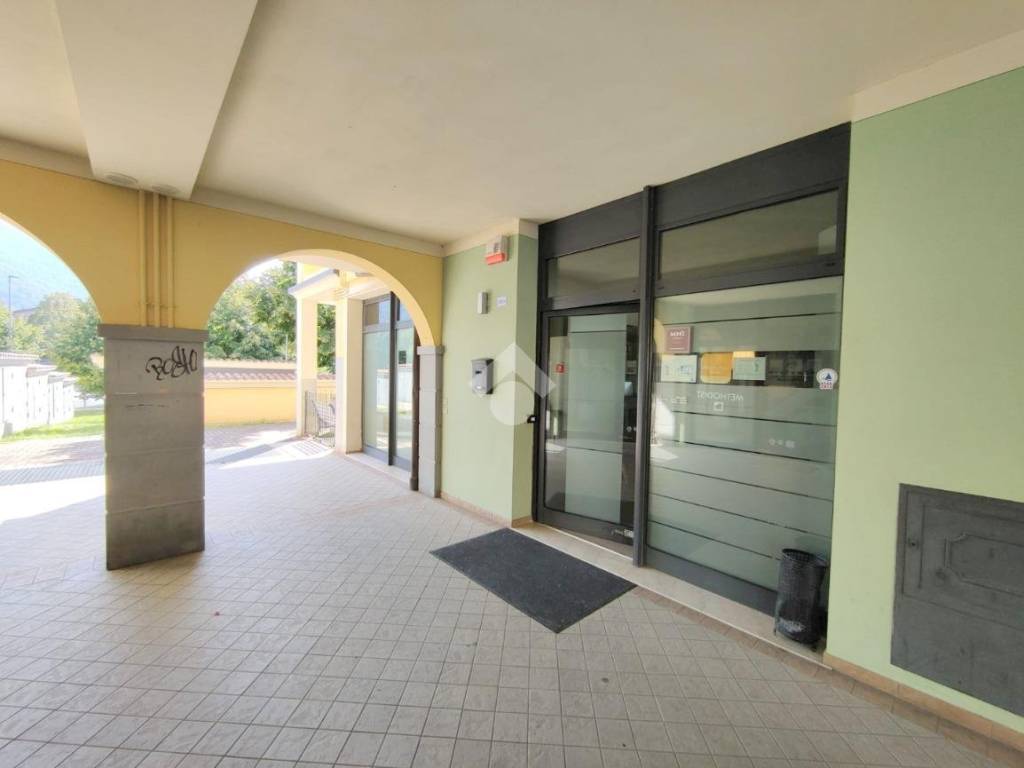 negozio in vendita a Nave