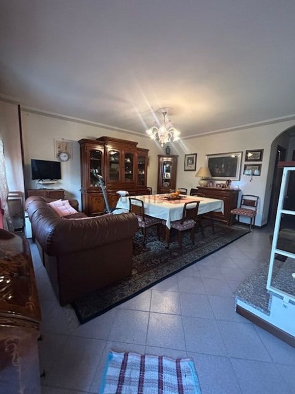 casa indipendente in vendita a Nave