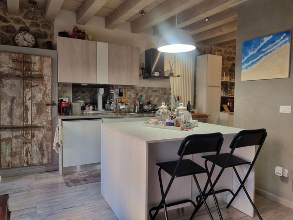 casa indipendente in vendita a Nave