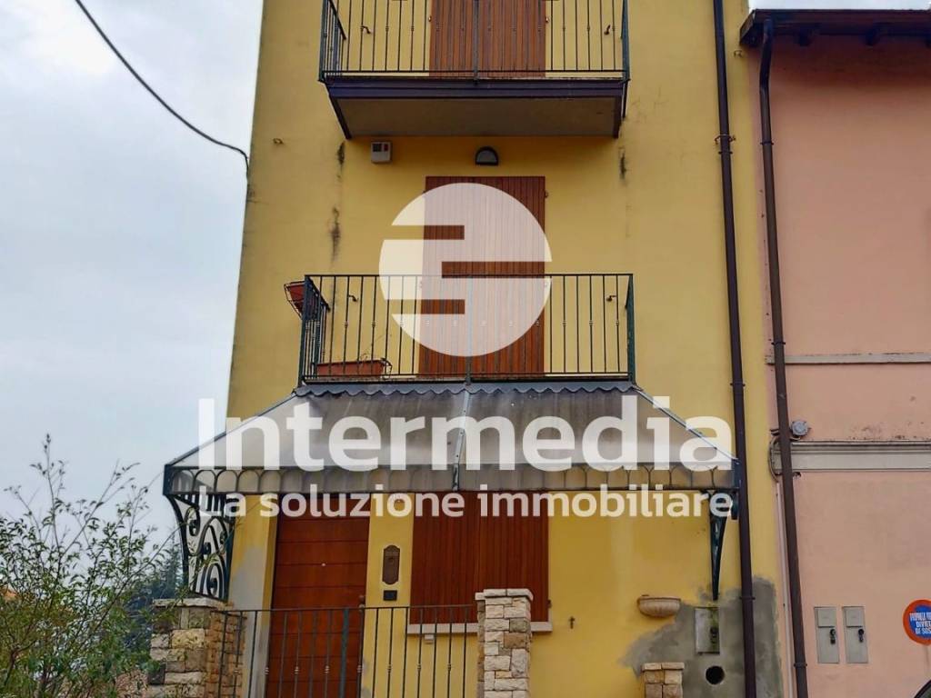 casa indipendente in vendita a Nave