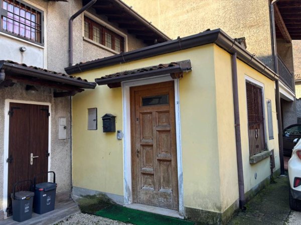 casa indipendente in vendita a Nave