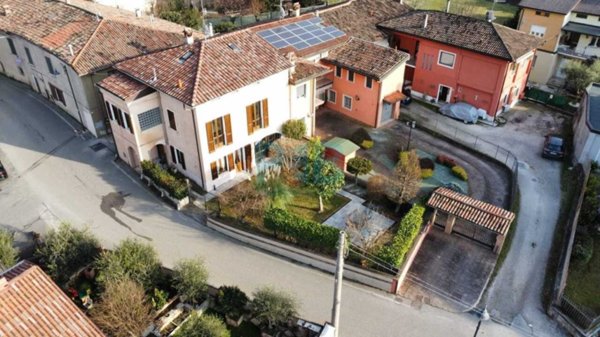 casa indipendente in vendita a Nave