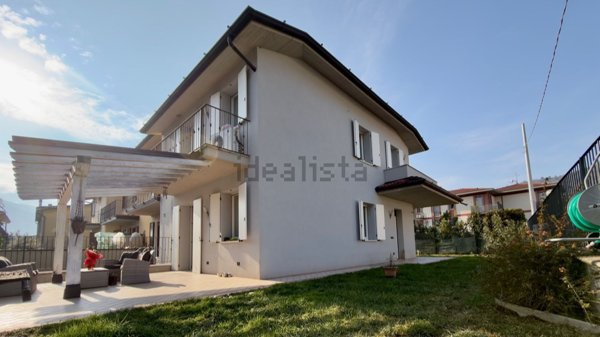 casa indipendente in vendita a Nave