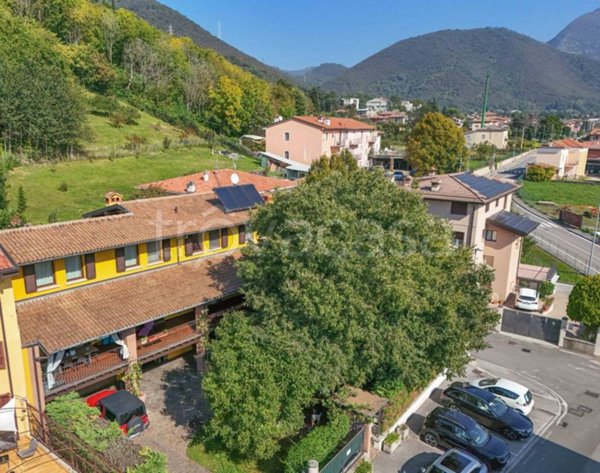 casa indipendente in vendita a Nave