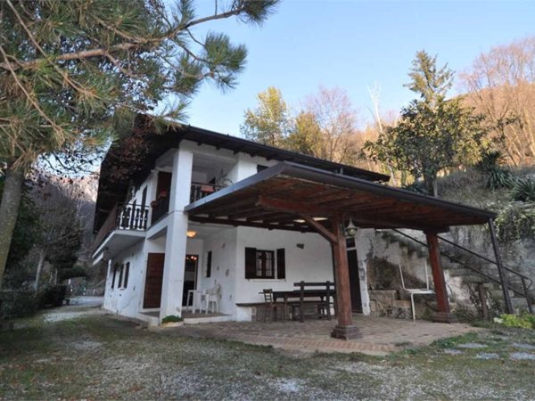 casa indipendente in vendita a Nave