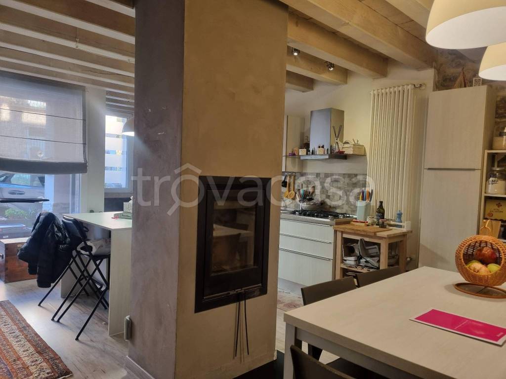 casa indipendente in vendita a Nave