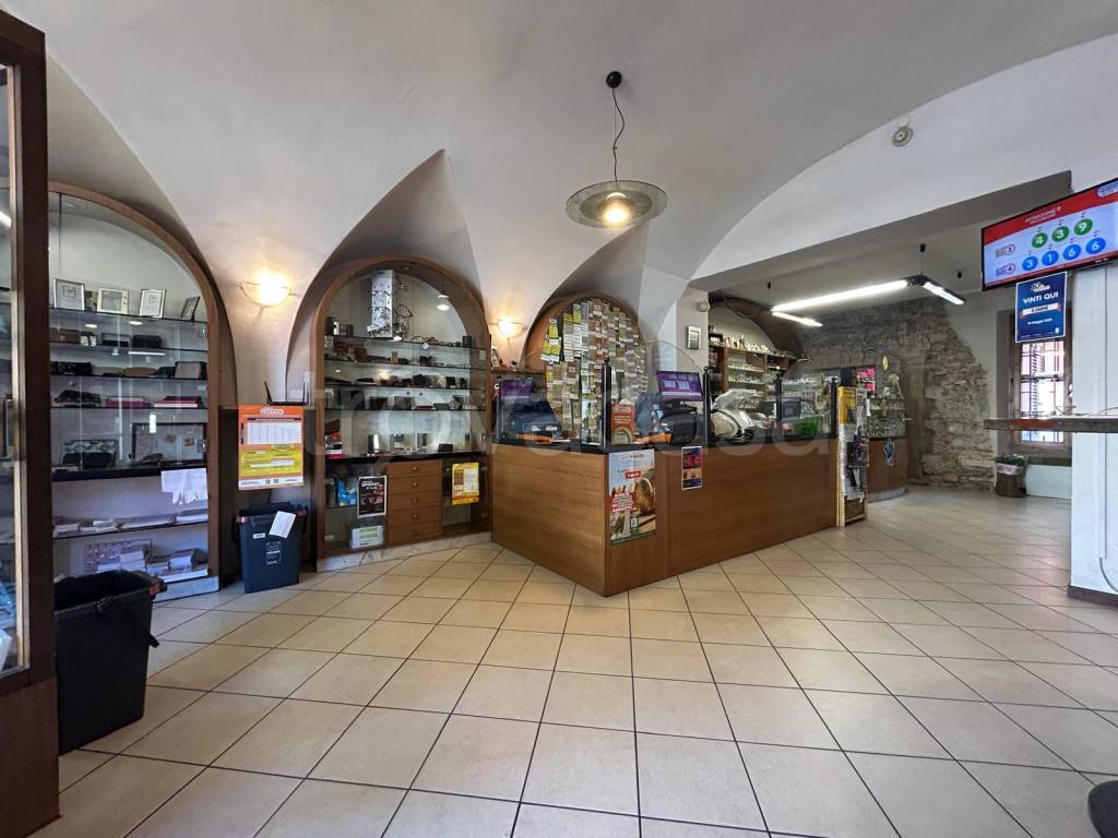 negozio in vendita a Nave