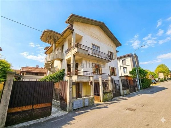 casa semindipendente in vendita a Nave