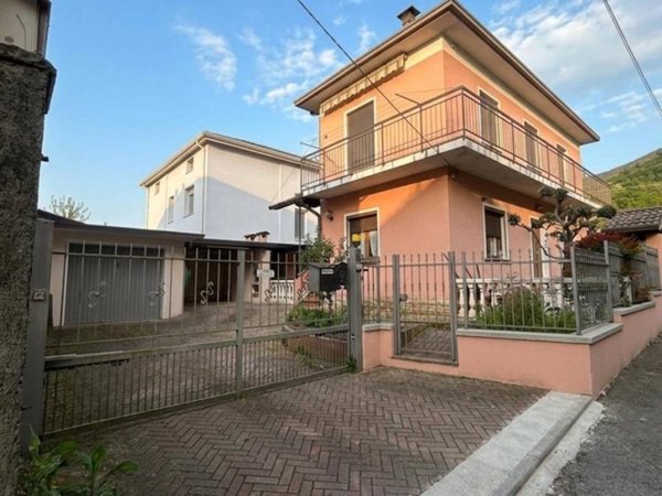 casa indipendente in vendita a Nave