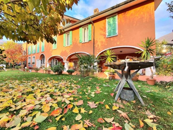 casa indipendente in vendita a Nave