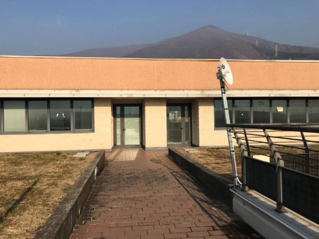 ufficio in vendita a Nave