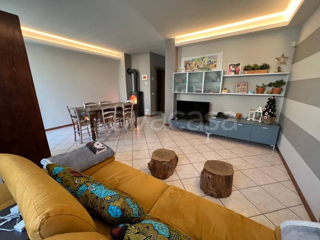 casa indipendente in vendita a Nave