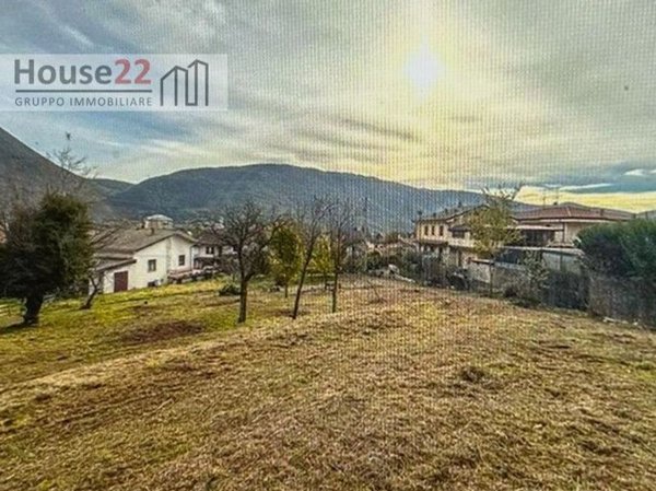 casa indipendente in vendita a Nave
