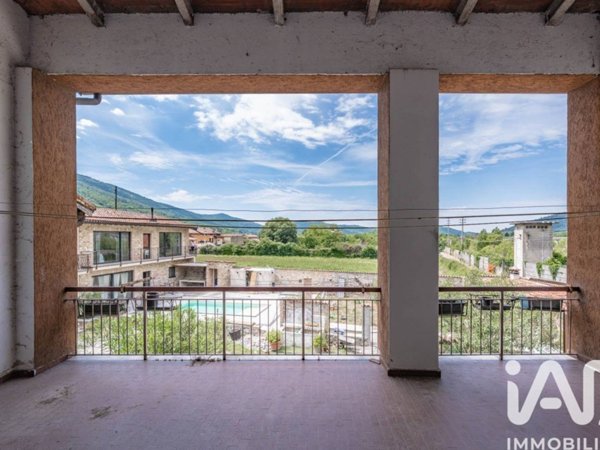 casa indipendente in vendita a Nave